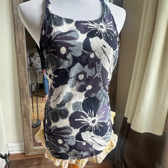Other - Floral apron with Ruffle Hem